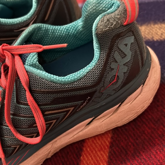 Hoka - Picture 2 of 10